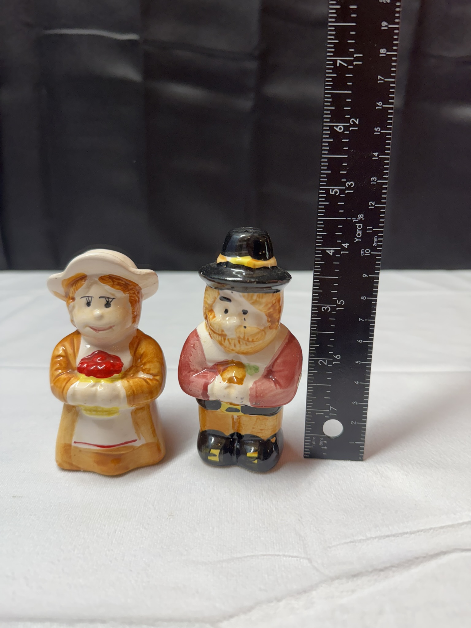 Pilgram Couple Salt & Pepper shakers