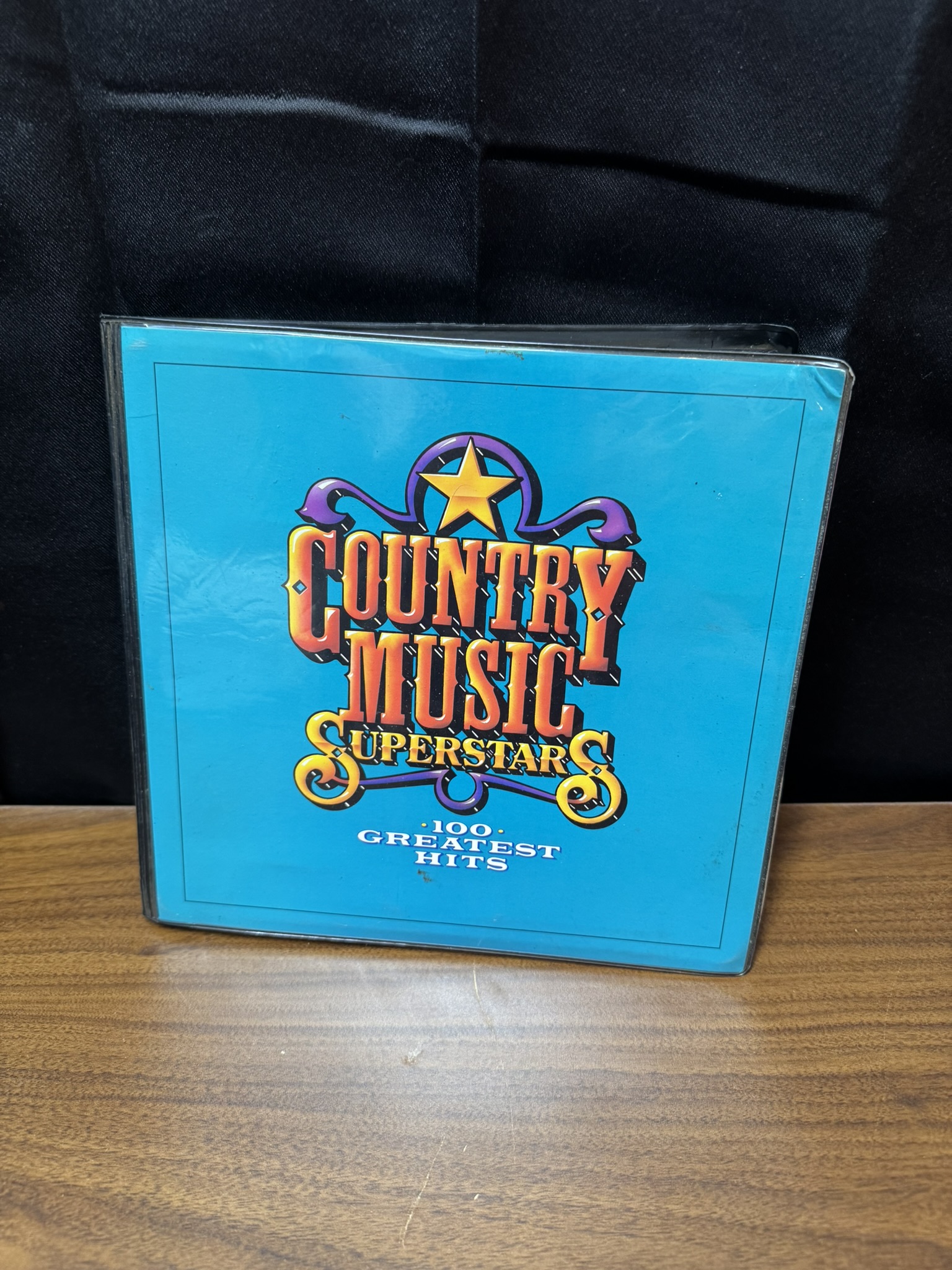 Music Superstars 100 Greatest Hits!