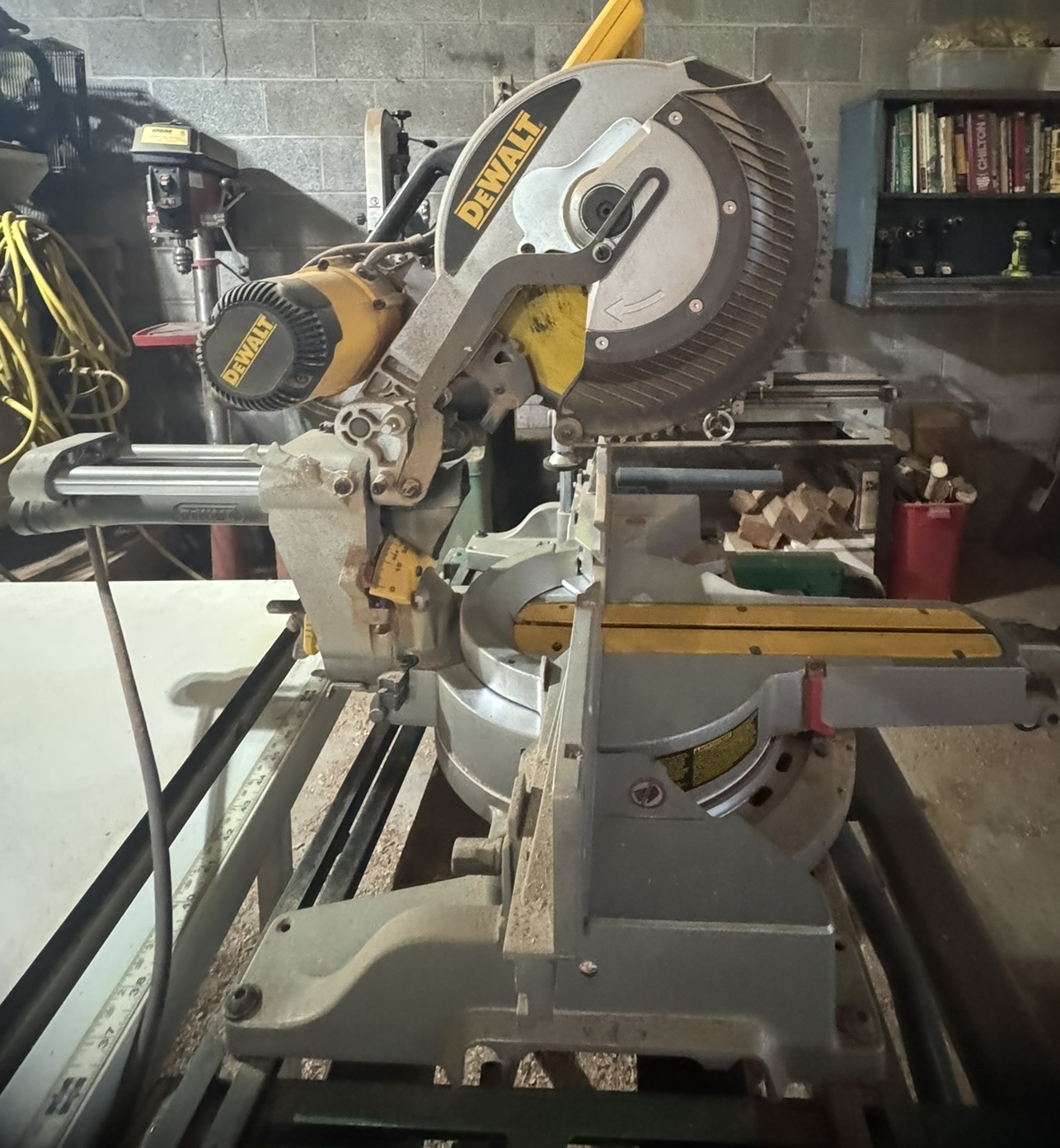DEWALT Miter Saw - Image 3