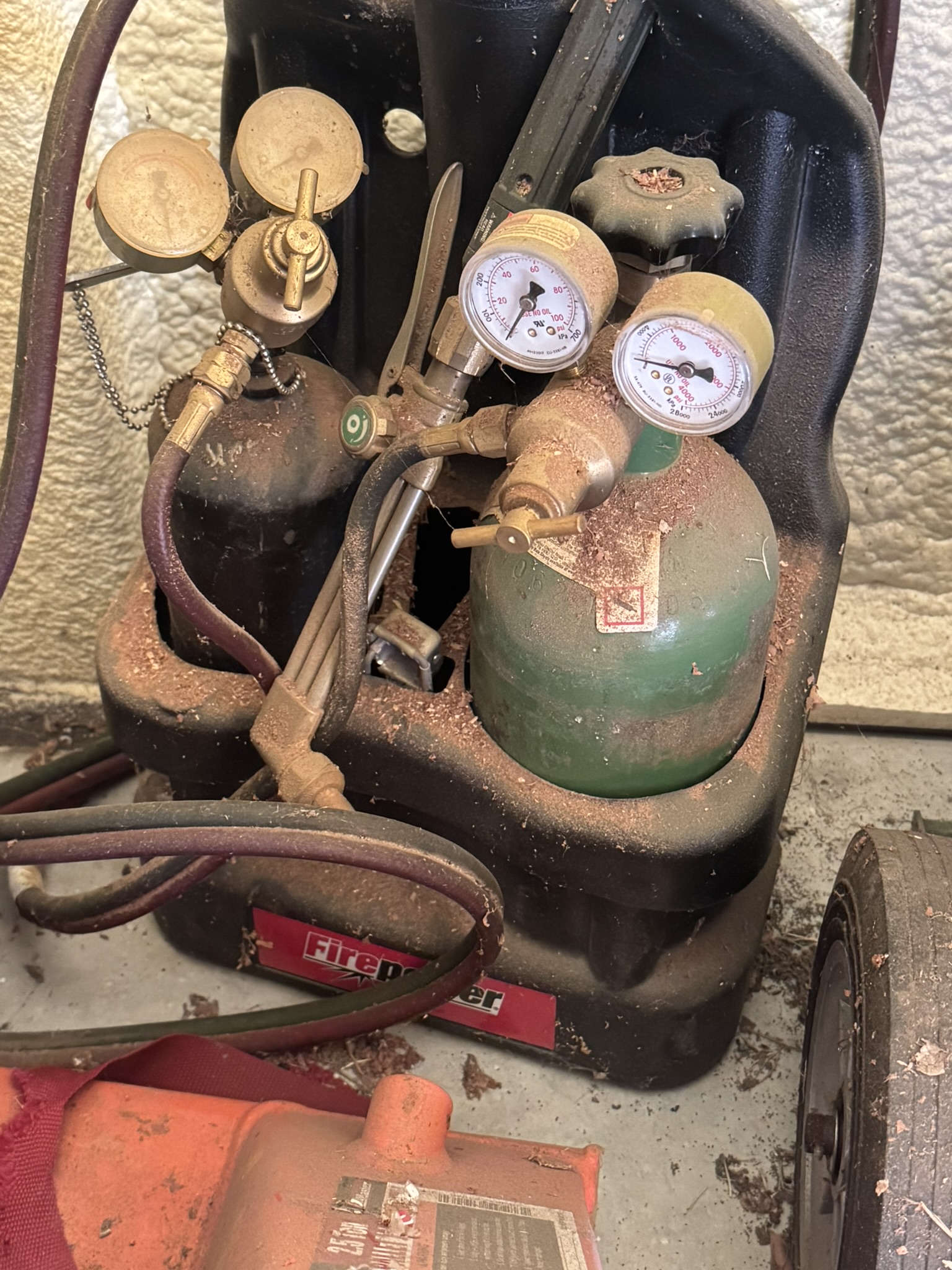 Acetylene torch and tanks - Image 1