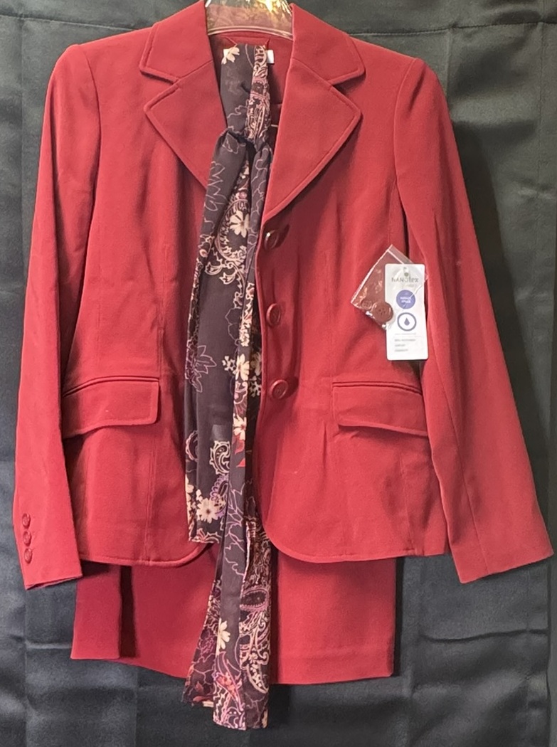 East 5th Ladies Suit 