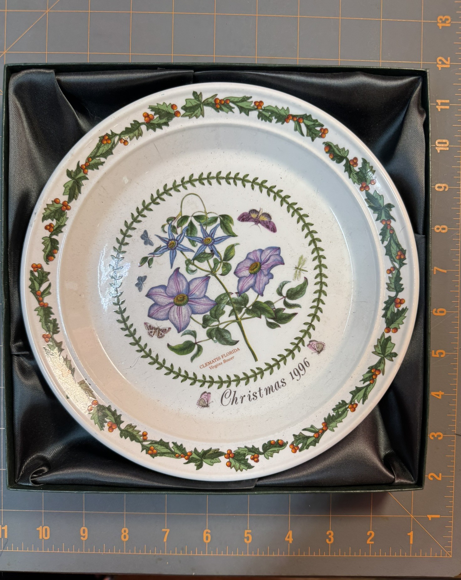 Botanical Christmas 1996 Decorative Plate