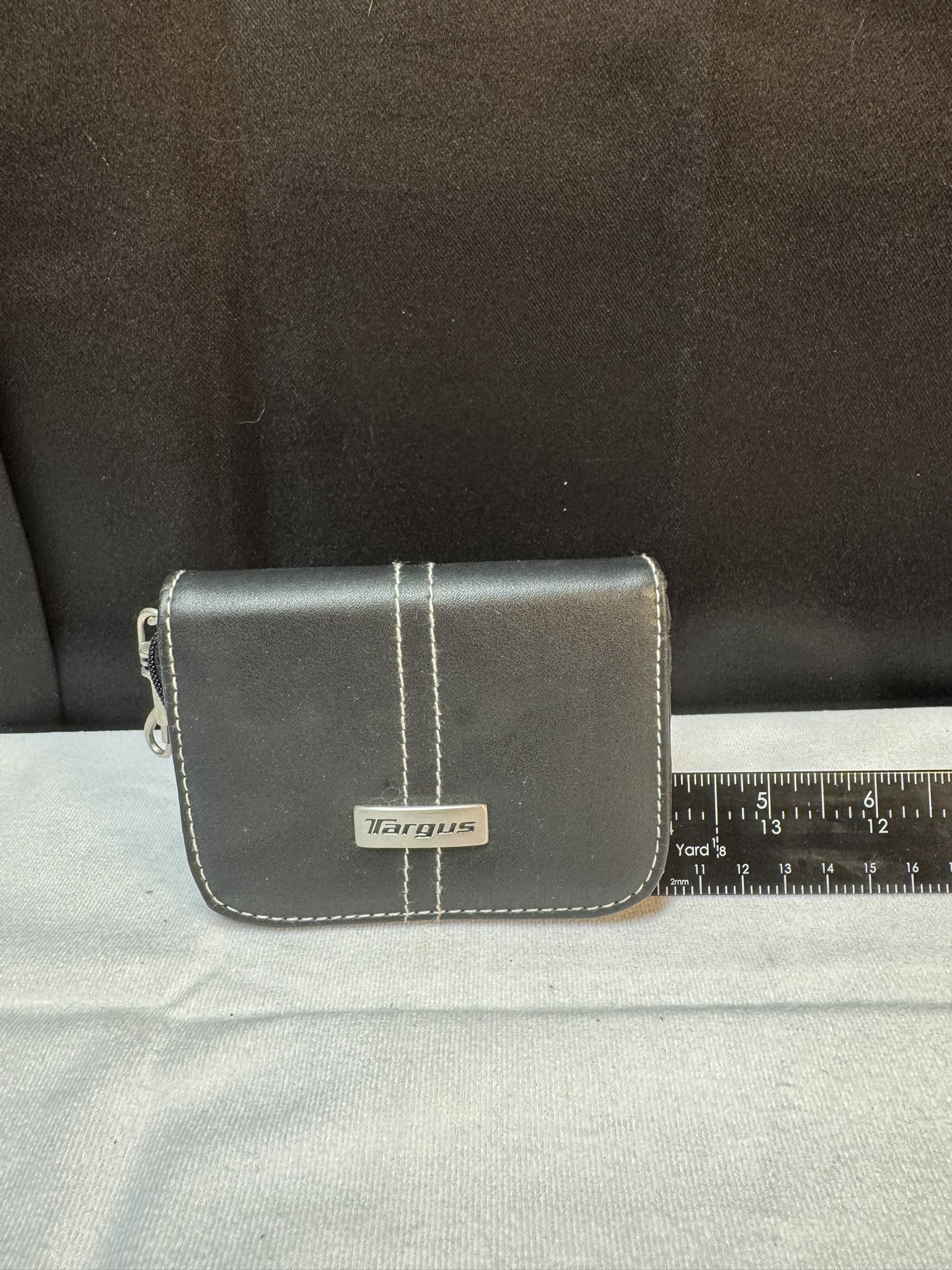 Targus 8 Card SD Card Wallet