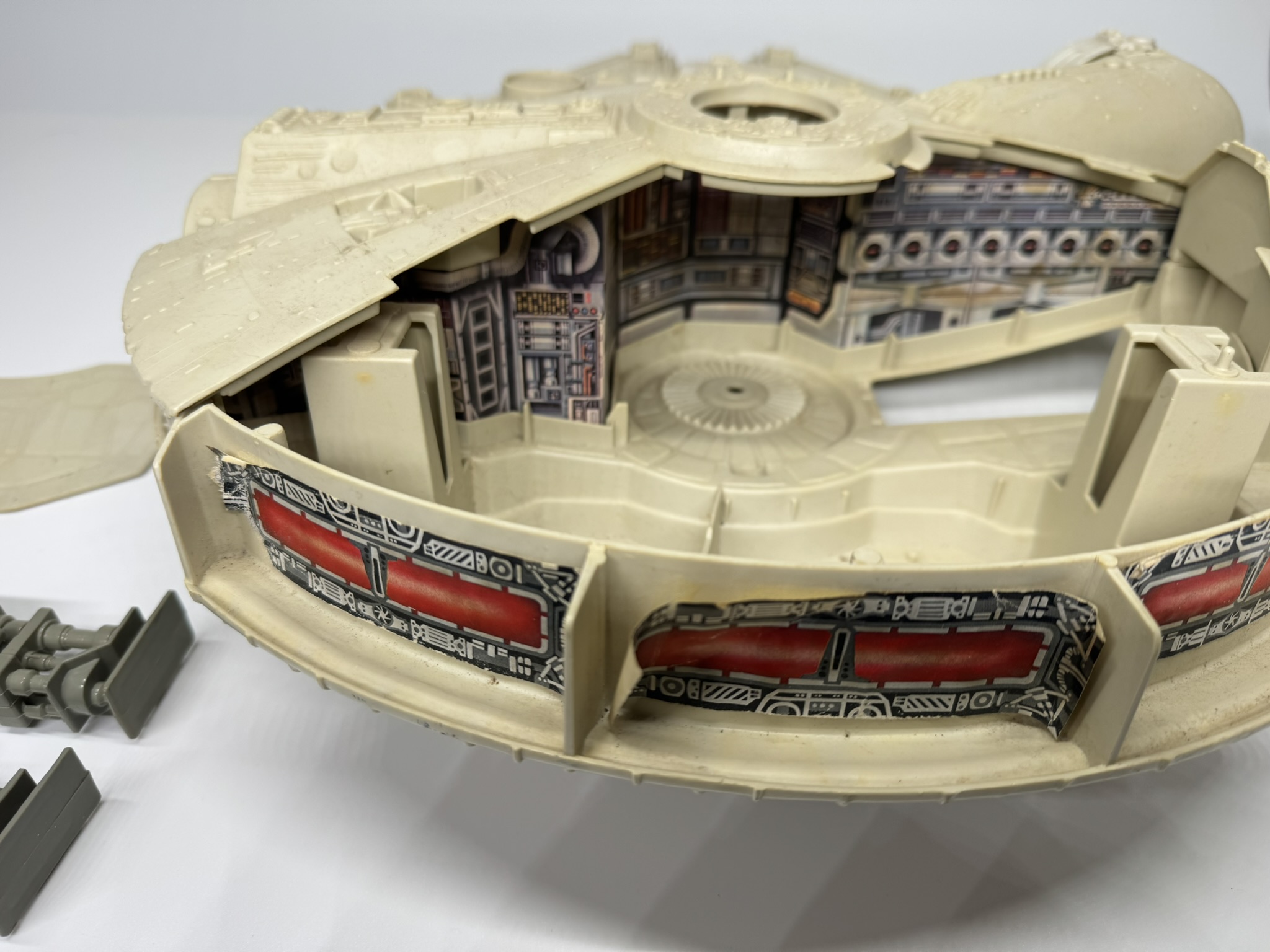 Star Wars - 1977 Kenner Millennium Falcon **Incomplete - Image 2